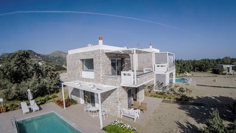 Cedar Bay Beachside Villas 팔라이오코라 외부 사진