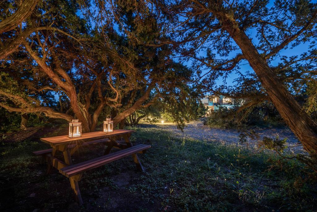 Cedar Bay Beachside Villas 팔라이오코라 외부 사진