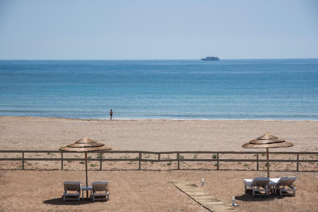 Cedar Bay Beachside Villas 팔라이오코라 외부 사진